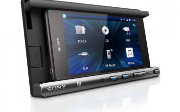 Sony dévoile un dock Double-Din pour smartphone